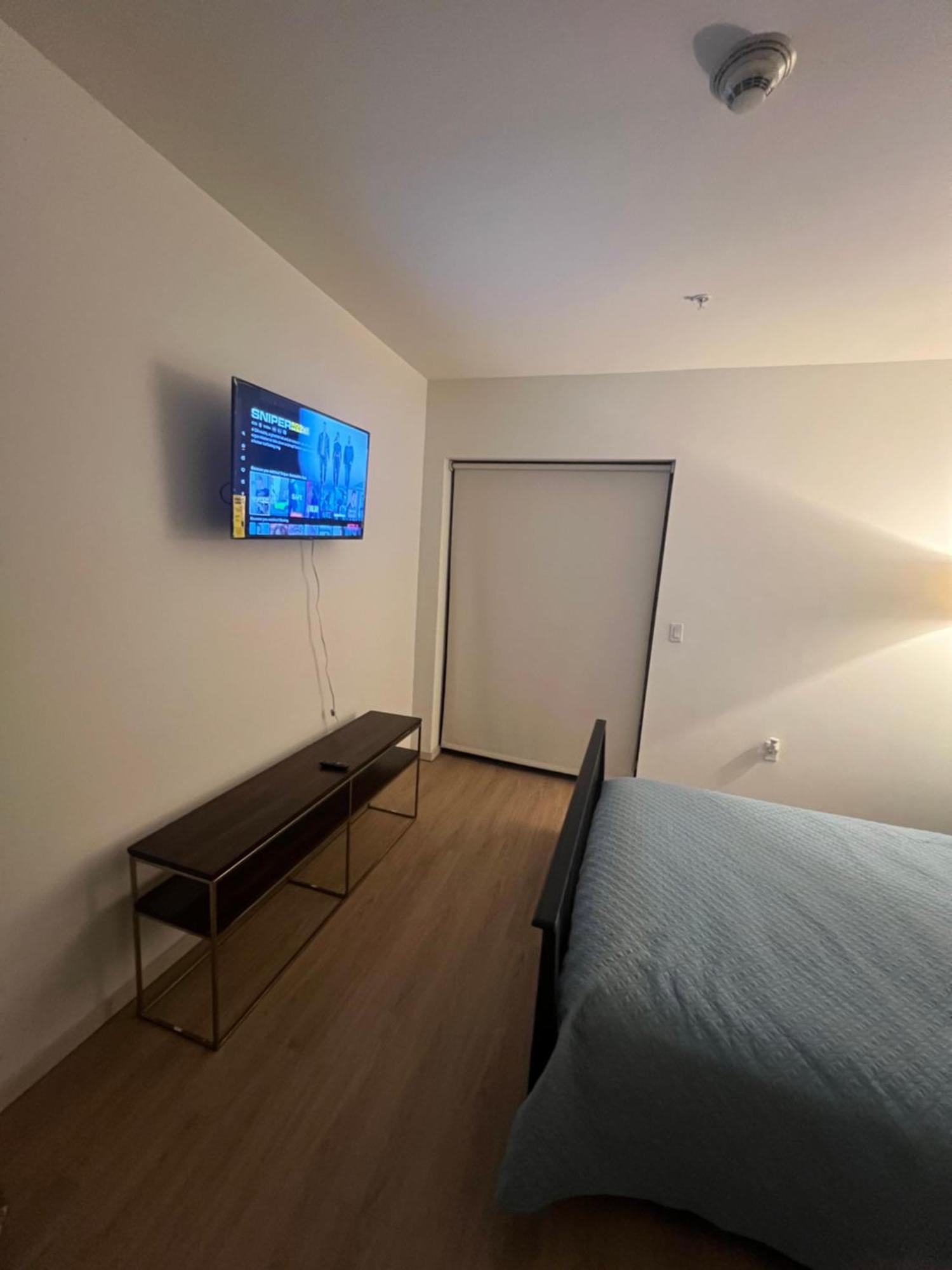 Apartment 1br On Hollywood Blvd With Free Parking!! Los Angeles